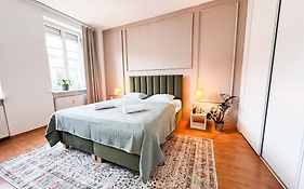 Gorgeous City Centre Apartment Bratislava With Free Parking Space